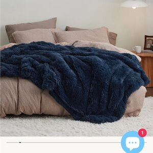 Luxurious Blue Faux Fur Throw Blanket